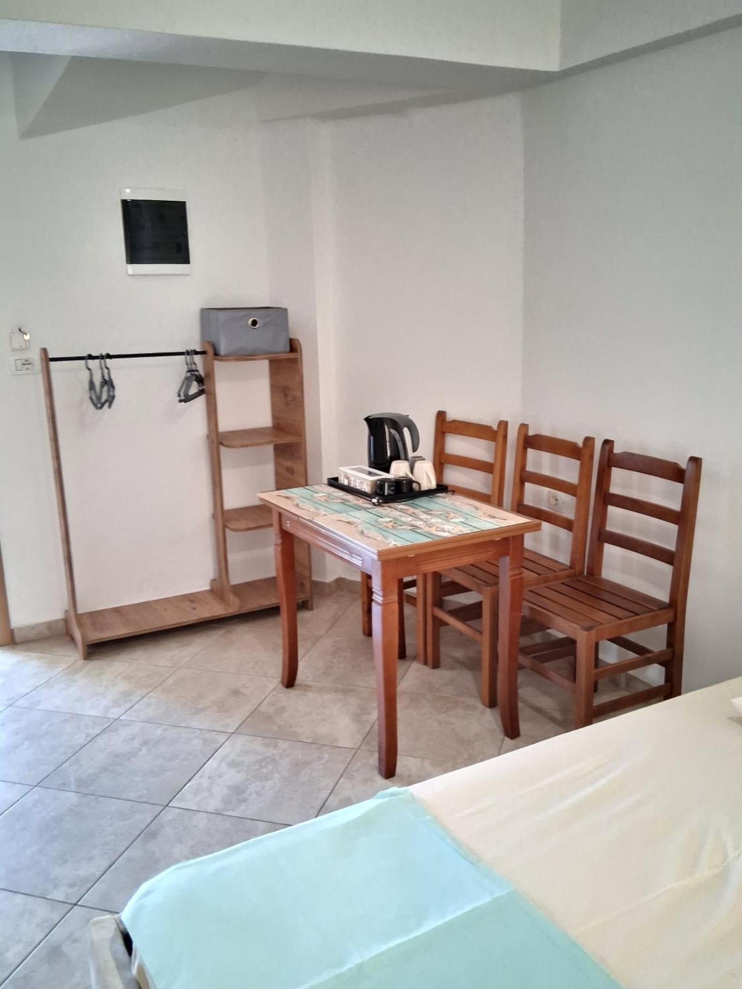 Rooms With View Himare Phòng bức ảnh