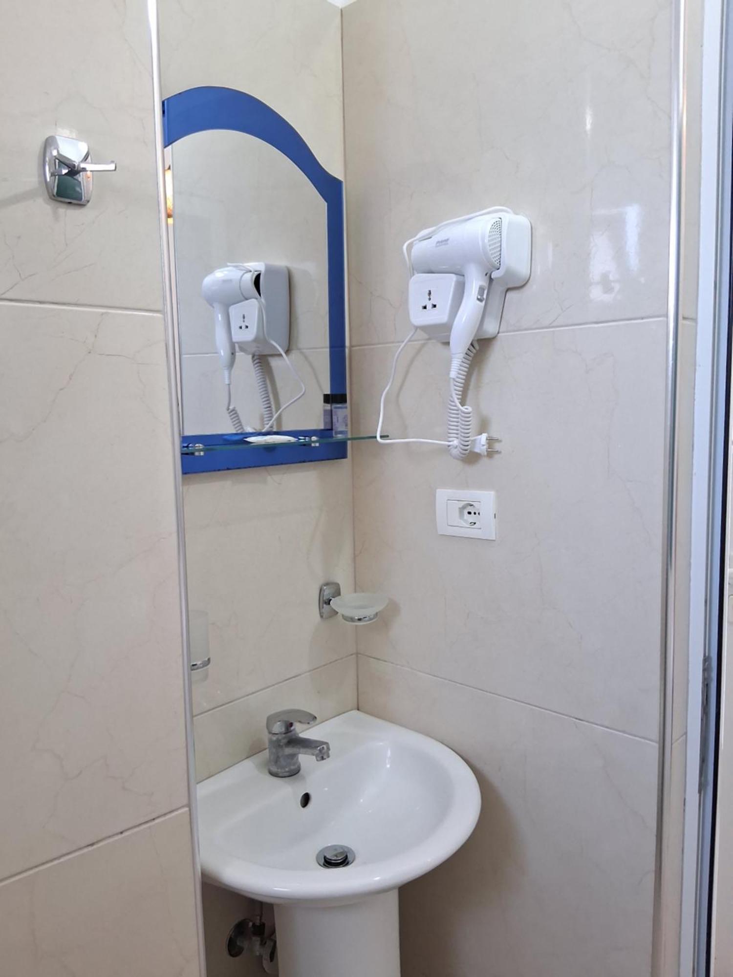 Rooms With View Himare Phòng bức ảnh